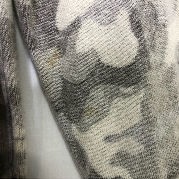 27 miles Malibu camouflage V-neck cashmere sweater - Picture 7 of 11